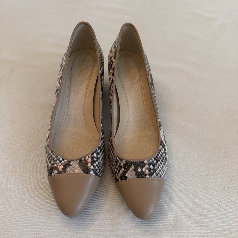 $140 COLE HAAN SNAKESKIN EMBOSSED PUMP 8B